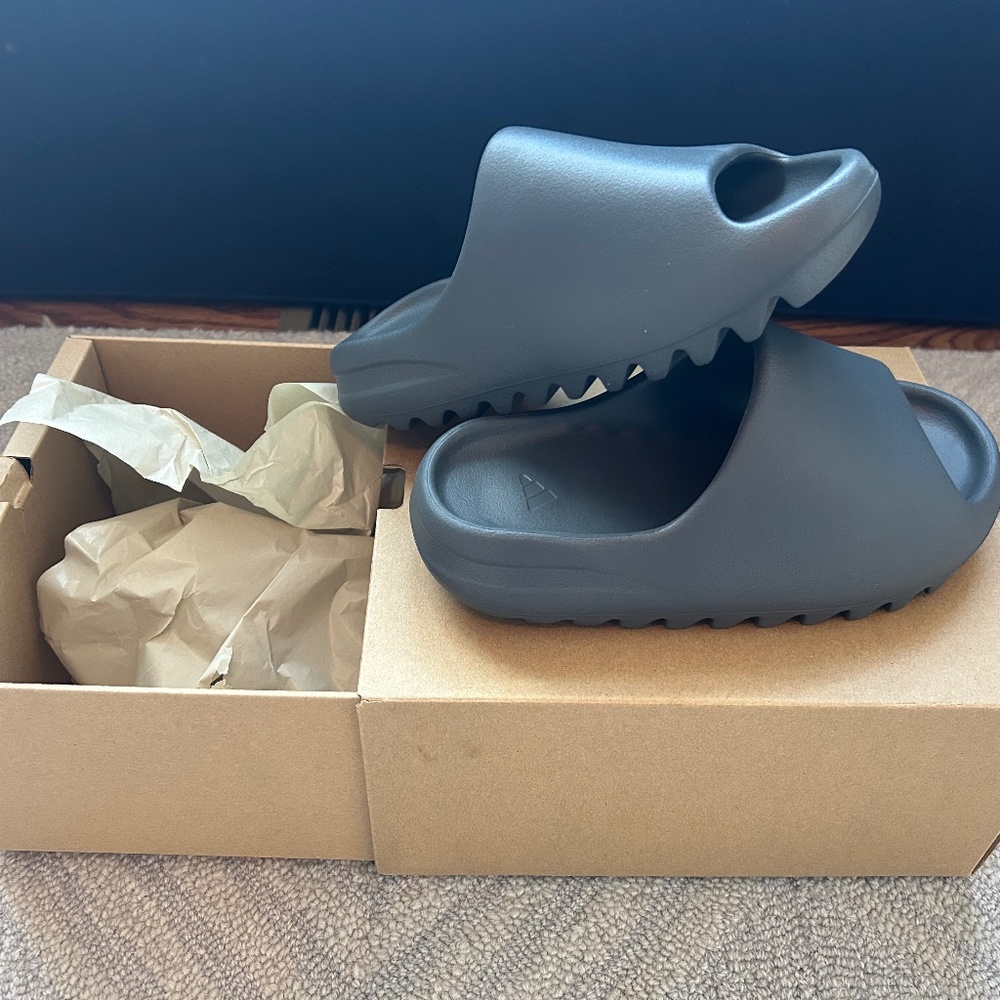 Yeezy Slides - Marine Grey Men's Size 5